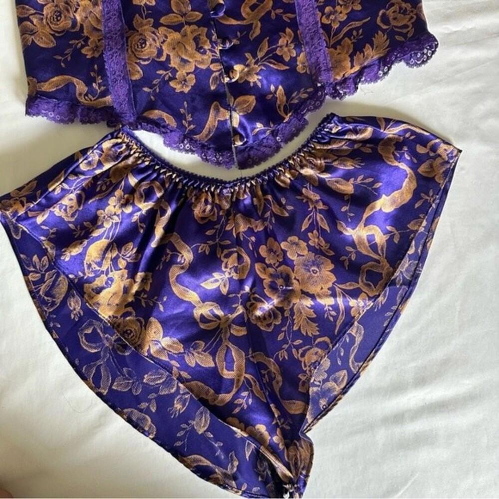 Victorias Secret Gold Tag Satin Camisole & Shorts Lingerie Set - Picture 2 of 4